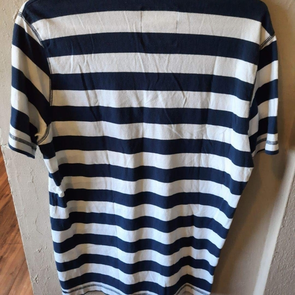 Men's size Medium short sleeve shirt. - Picture 2 of 3